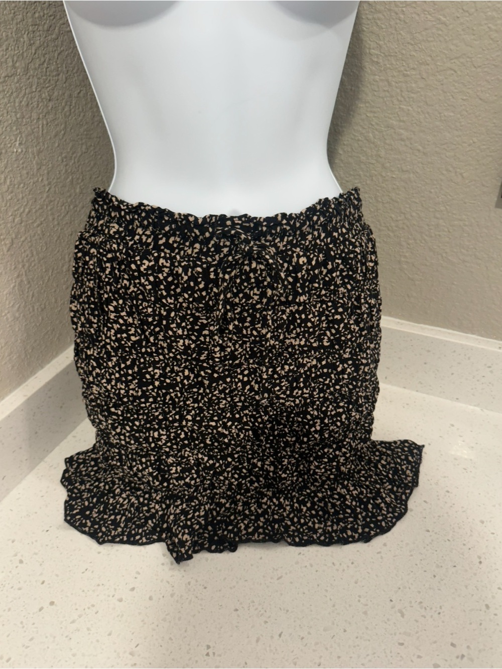 Black and Beige Printed Ruffled Elastic Waist Skirt